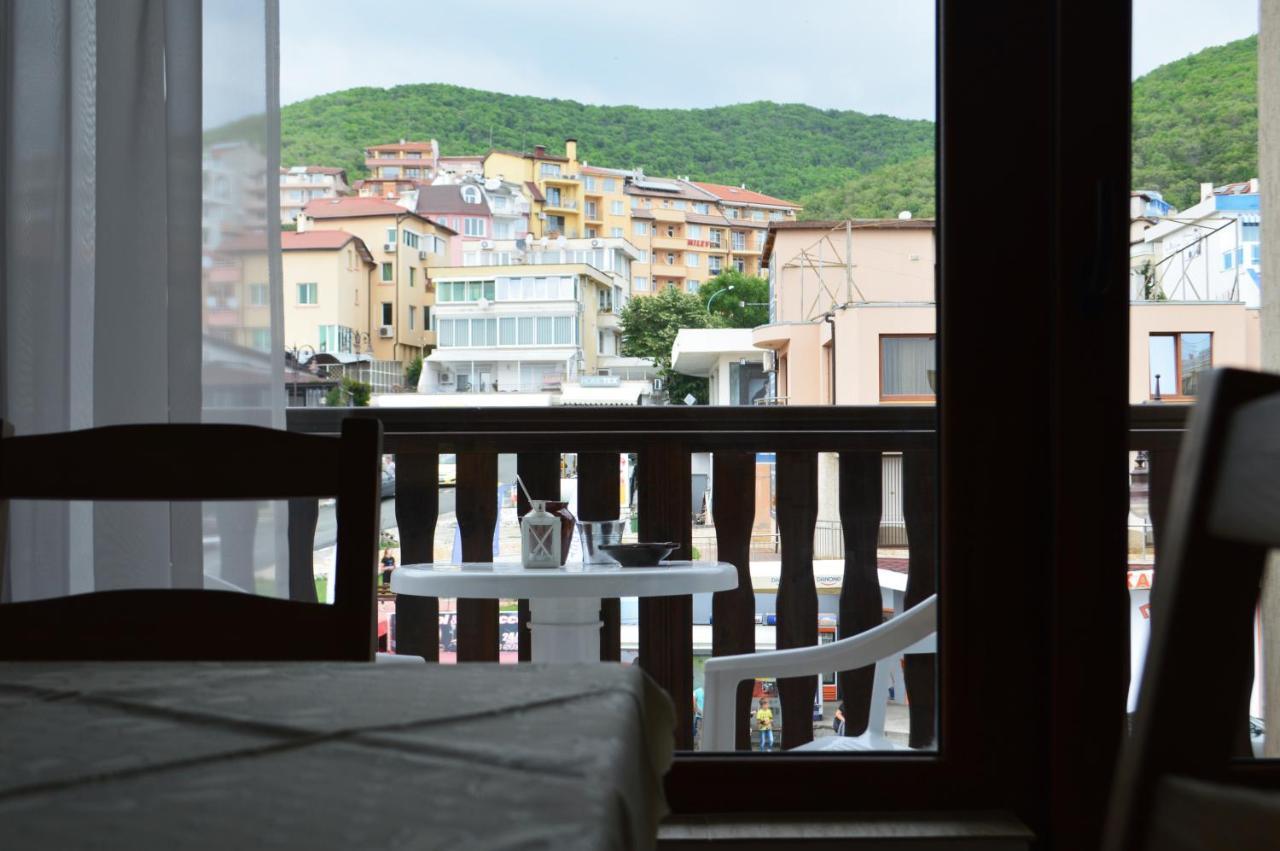 Aquamarine Apartments Светий Влас Екстер'єр фото